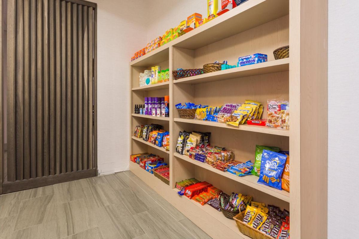 Holiday Inn Express Hotel and Suites Petersburg - Fort Lee an IHG Hotel image 11