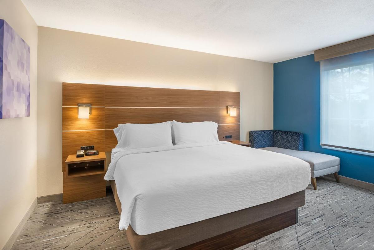 Holiday Inn Express Hotel and Suites Petersburg - Fort Lee an IHG Hotel image 16