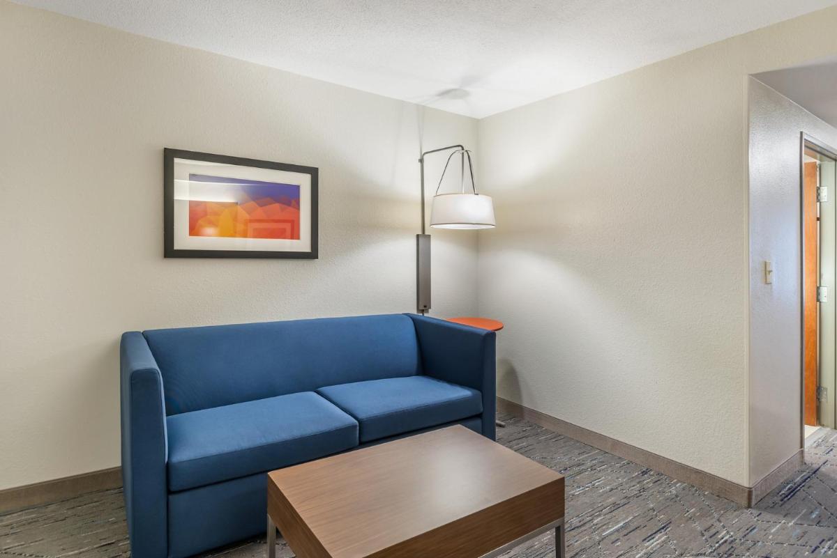 Holiday Inn Express Hotel and Suites Petersburg - Fort Lee an IHG Hotel image 23